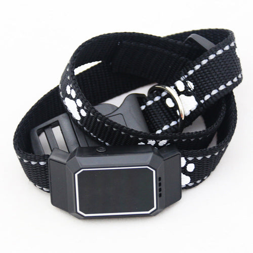 Black pet collar locator with GPS and fence alarm, waterproof and USB rechargeable